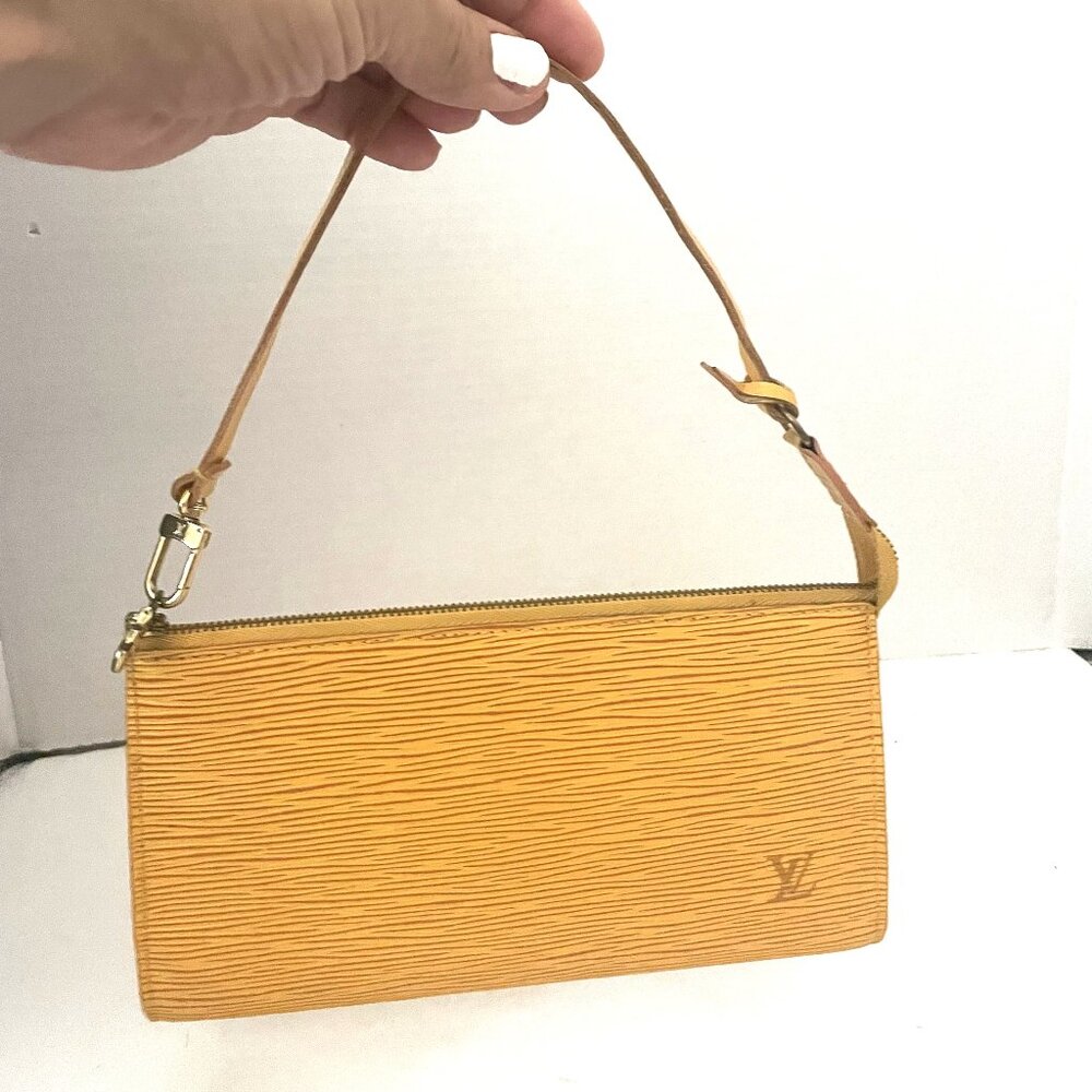 LOUIS VUITTON Epi Pochette Accessoires Pouch Yellow LV Auth 61919